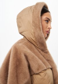 Cesare Gaspari Winterjacke - beige