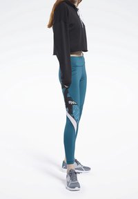 Reebok Luvtröja - black