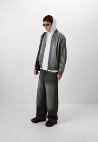 Thumbnail Image 3