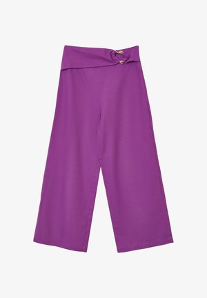 Pantaloni larghi viola con vita alta, caratterizzati da un dettaglio annodato sul davanti e realizzati in un tessuto morbido e leggero.