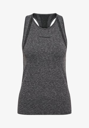 Graues, sportliches Tanktop mit einer figurbetonten Passform, Racerback-Stil und Mesh-Akzenten an den Trägern. Mit einem Logo auf der Brust.
