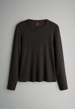 Langærmet bluse i mørkebrunt stof med et subtilt leopardprint. Har en rund halsudskæring og en afslappet pasform med lige kant.