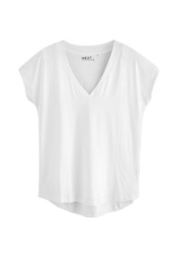 Weißes T-Shirt mit kurzen Ärmeln und V-Ausschnitt, aus glattem Stoff gefertigt, mit leicht geschwungenem Saum und lockerem Schnitt.