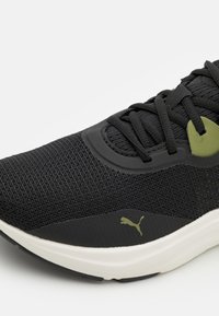 Puma DISPERSE XT 3 UNISEX - Edzőcipő - olive green/black/warm white