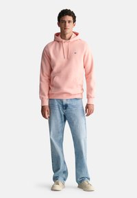 GANT REG SHIELD - Hættetrøje - bubbelgum pink