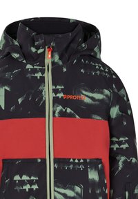 Veste à capuche en tissu noir avec des motifs géométriques verts, blocs de couleur rouge, fermeture éclair frontale et détail du logo sur la poitrine.