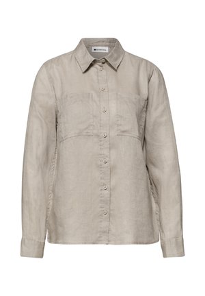 Beżowa koszula z długim rękawem na guziki, z dwoma kieszeniami na piersi i ostrym kołnierzem, wykonana z lekkiego materiału.