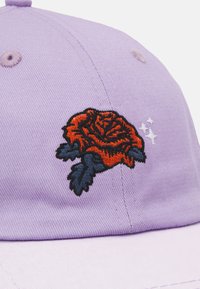 Santa Cruz ROSE GLIMMER UNISEX - Kapa - pale lavender