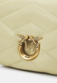 Pinko LOVE CLICK PUFF - Borsa a tracolla - yellow