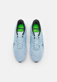 Nike Performance QUEST 5 - Road running shoes - light armory blue/black/green strike/star blue/white