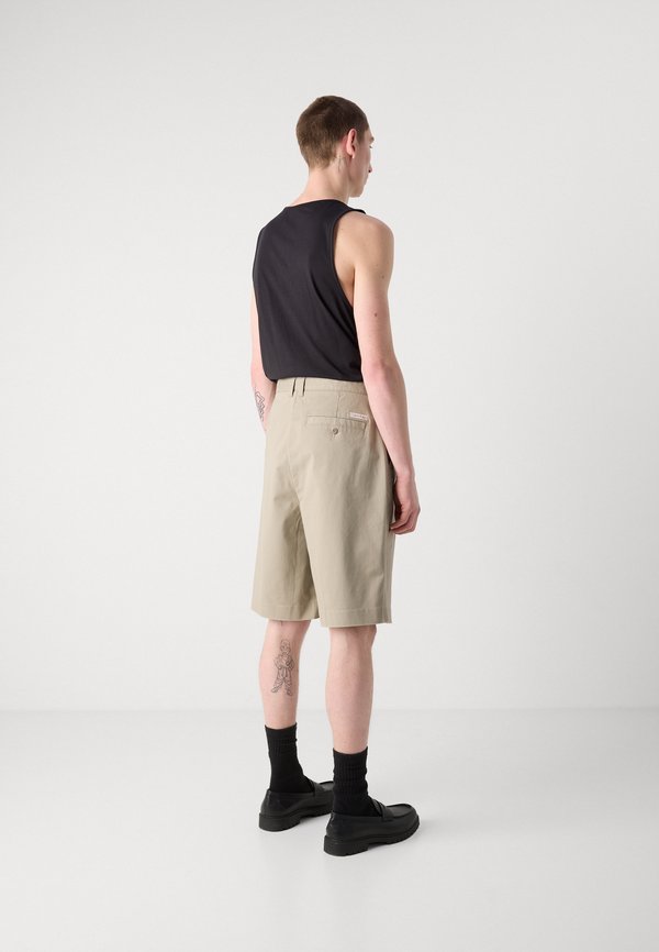 BERMUDA - Shorts - laurel oak4