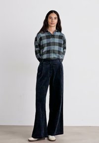 sessùn PASEO - Trousers - night shadow