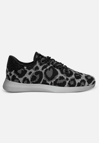 Giesswein Trainers - graphit