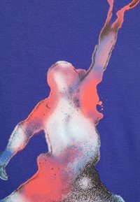 Thumbnail Image 4