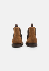 GANT ST AKRON CHELSEA BOOT - Stiefelette - cognac