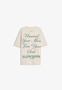 Bershka SHORT SLEEVE - Tricou cu imprimeu - stone