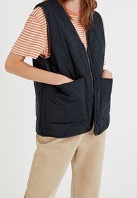 PULL&BEAR Kamizelka
