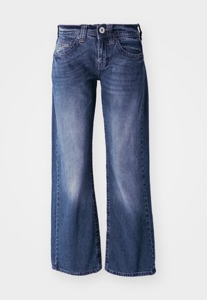 Blå denim bootcut jeans med frontlommer og knaplukning, med lys blege områder på lårerne mod en hvid baggrund.