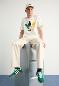 adidas Originals SPORT - Marškinėliai su spaudiniu - off white