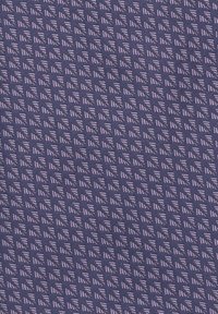 Granatowy materiał z powtarzającym się geometrycznym wzorem małych fioletowych trójkątów i linii, tworzący teksturowany wygląd.