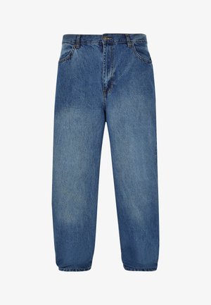 Jeans en denim bleu clair avec une coupe décontractée, présentant une fermeture à bouton, un design à cinq poches et une texture légèrement décolorée sur le tissu.