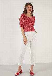 LELA Slim Fit - Palaidinė - red