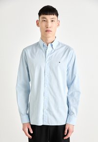 Tommy Hilfiger SOFT FLEX GINGHAM - Košeľa - vessel blue/optic white