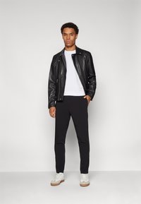 Samsøe Samsøe SMITHY TROUSERS  - Kelnės - black