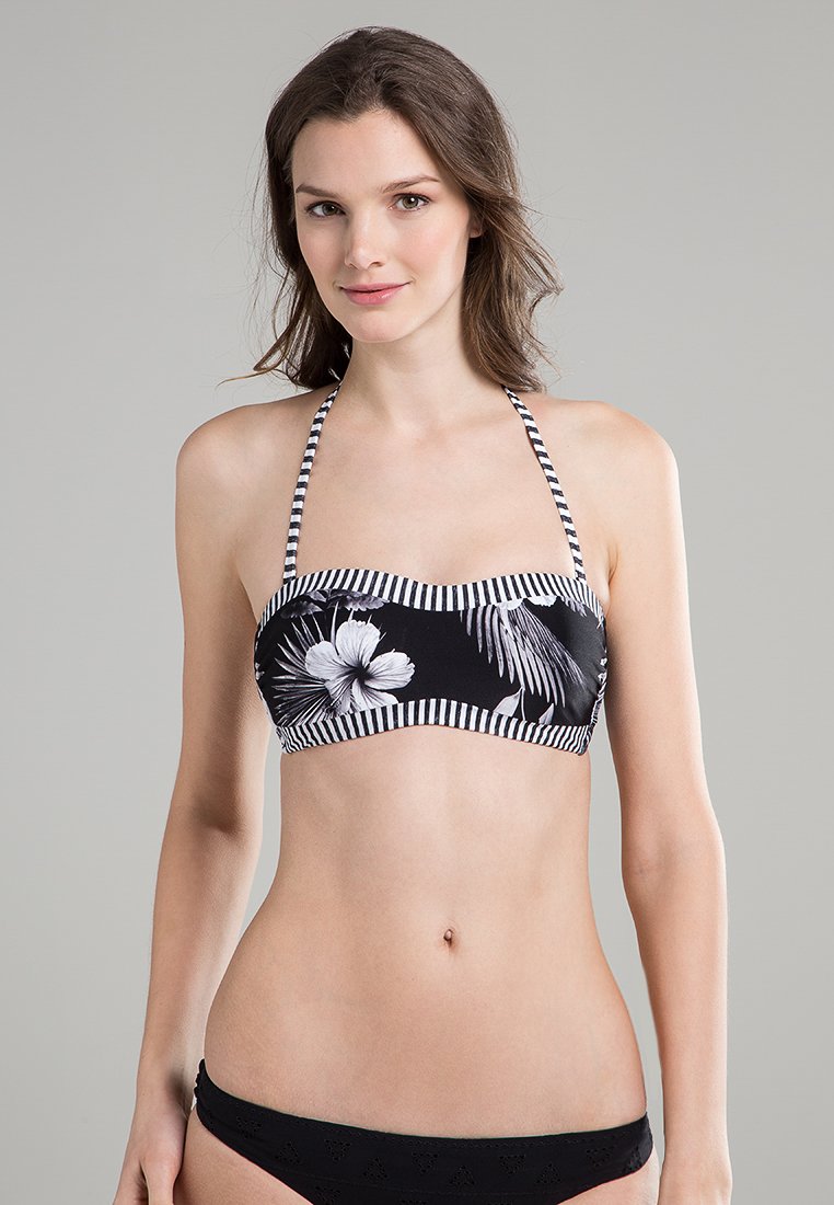 Sutien costum de baie din două piese