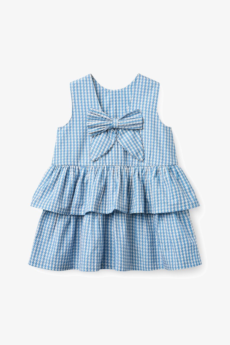 Ujjatlan kisgyermek ruha kék-fehér kutyanyelv mintával, csokorral a mellrészen és réteges fodros szoknyával.