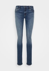 Selecionado, light shaded glam