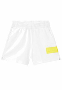 Bílé sportovní kraťasy s lesklým povrchem, s žlutou logem na levé straně a bočními kapsami. Elastický pás pro pohodlí.