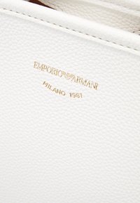 Emporio Armani Handväska - white