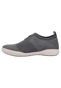 Šedá síťová obuv na slip-on s nízkým profilem, kulatou špičkou, bílou podrážkou a texturovanými detaily na svršku pro prodyšnost.