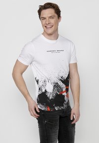 Koroshi SHORT SLEEVE - Apdrukāts T-krekls - blanco white