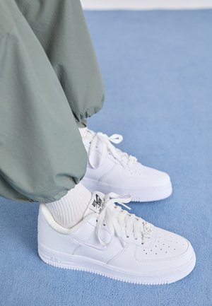 Nike Sportswear AIR FORCE 1 '07 SE - Zapatillas - white/black