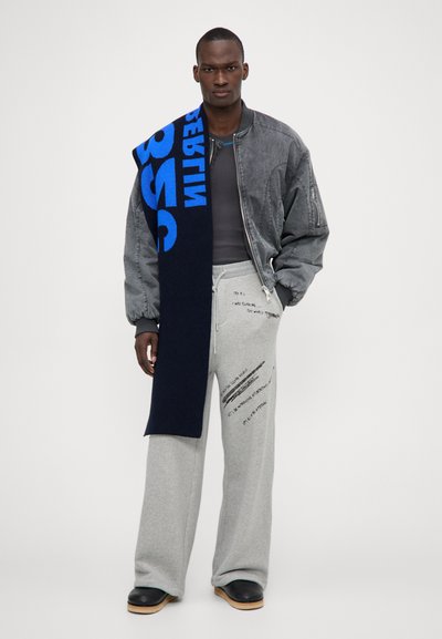 032c SELFIE SCARF UNISEX - Sjal / Tørklæder - dark blue