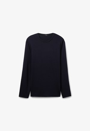 Marineblaues langes T-Shirt mit Rundhalsausschnitt, glatte Textur, minimales Design, aus weichem Stoff, ohne sichtbare Muster oder Verzierungen.