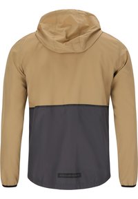 Wasserabweisende Kapuzenjacke in Tan und Dunkelgrau mit einem kontrastierenden horizontalen Panel, elastischen Bündchen und Logo am Saum.
