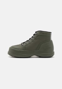 Neselectat, khaki