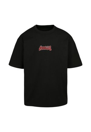 Czarny bawełniany t-shirt z krótkimi rękawami i okrągłym dekoltem. Zauważalny czerwony haftowany tekst na piersiach. Miękka faktura, luźny krój.