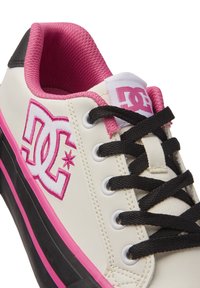 DC Shoes CHELSEA - Trainers - wai white black pink