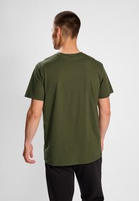 Hummel hmlActive CO hoodie : : Kleding, schoenen & sieraden Hummel hmlActive CO hoodie : : Kleding, schoenen & sieraden