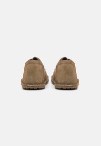 Birkenstock UTTI LACE NARROW UNISEX - Hétköznapi fűzős cipő - gray taupe