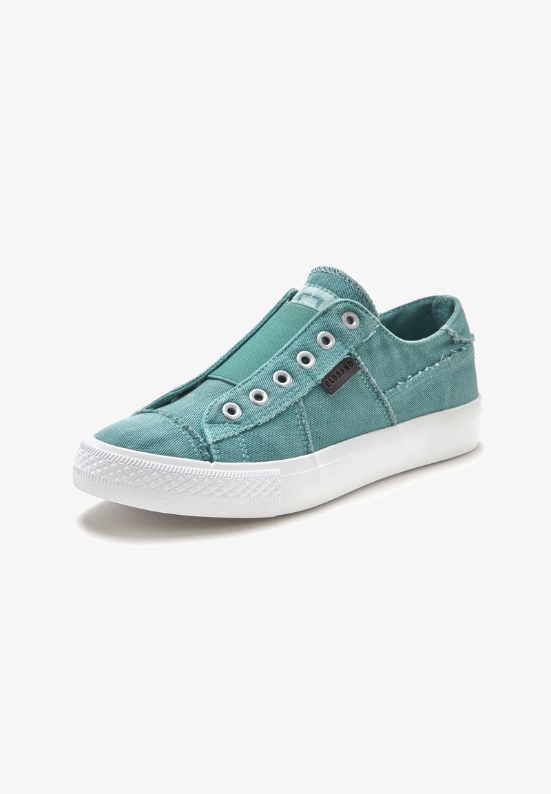 Casual instap sneaker in turquoise canvas met een witte rubberen zool, voorzien van vijf metalen oogjes en een gestructureerd stofontwerp.