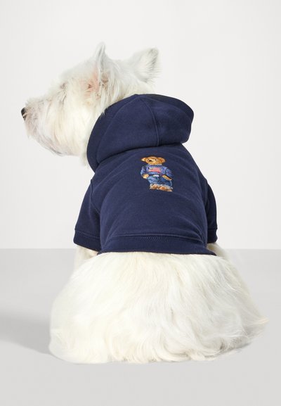 Hoodie pour chien bleu marine avec une broderie d'ours à l'arrière, dotée d'une capuche et de manches courtes, fabriquée à partir d'un matériau doux et confortable.