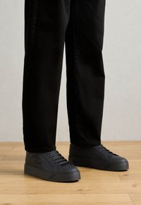 Non selezionato, black