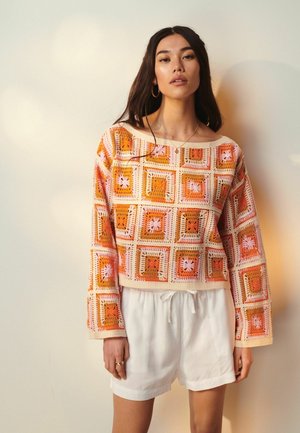 Next REGULAR FIT - Lühikesed püksid - white