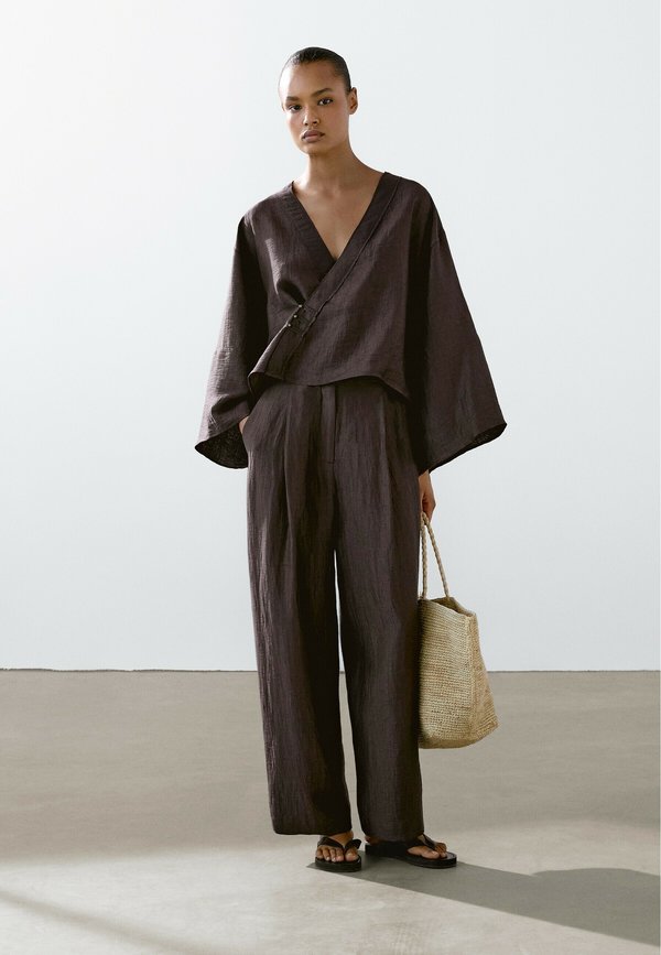 CROSSOVER KIMONO - Summer jacket - dark purple3