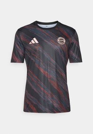 Maillot à manches courtes rayé noir et rouge avec un col rond, arborant le logo Adidas et l'emblème du Bayern Munich sur la poitrine.